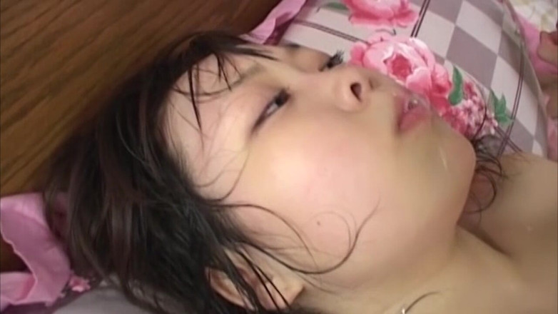 Tokyo Thrills: Brunette tiener berijdt minnaar met passie