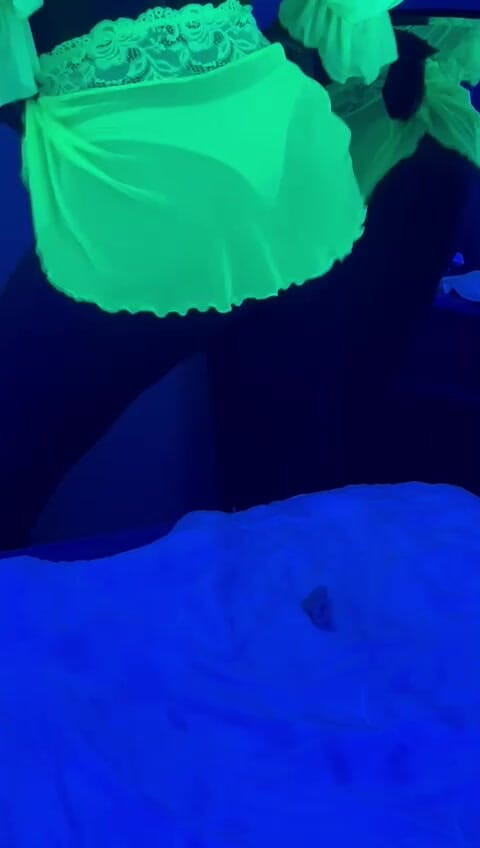 Caramela Sluty Wife: Neon Outfit Lingerie Twerk Twerking Perfect Body Booty Ass Girl