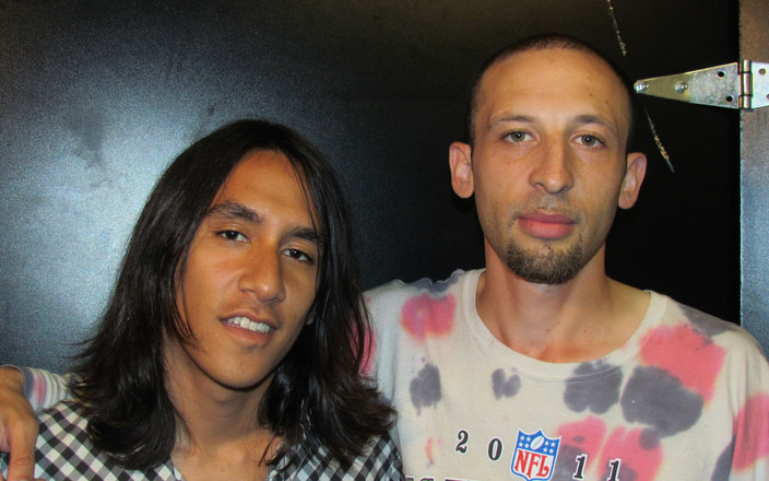 Gay Guys: Pareja de chicos agradables follando sus culos en la habitación...