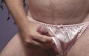 Fantasies in Lingerie: Wat speeltijd krijgen door dit heerlijke roze slipje te dragen