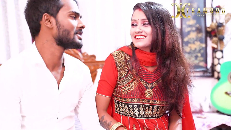 Xtramood: Desi romans z świeżo poślubiona żoną