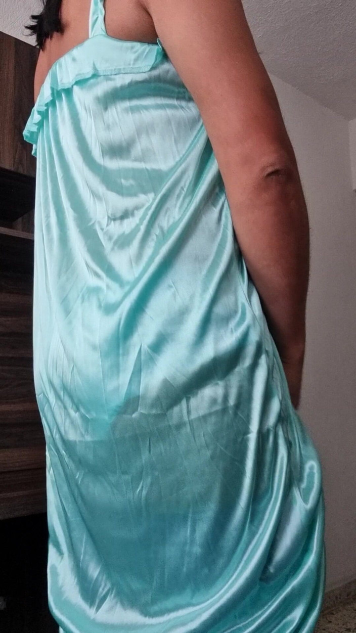 Sexy shinny clothes: Camison Azul De Satin, Masturbacion Sin Manos, Exitado Con La...