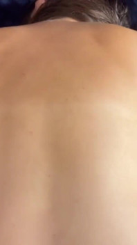 Em primeiro plano - Lexi estava brincando com seu vibrador quando Luca decidiu entrar em ação