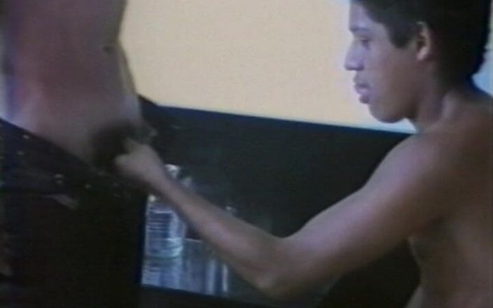 Gay RetroX VHS: 激情的家伙热浪7