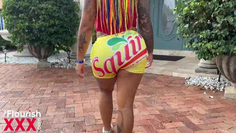 The Flourish XXX: Spanish Barbie Squirts Out Ace Bigs