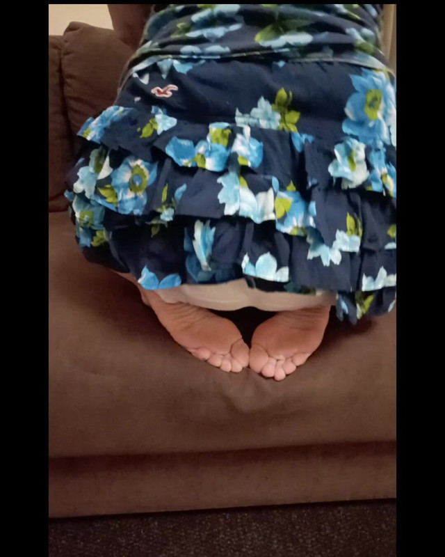 Diaper Desperation Leaking on a Sofa (Froilein P)