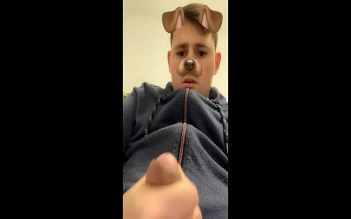 Twinkboy82: German Twink Boy Jerks off