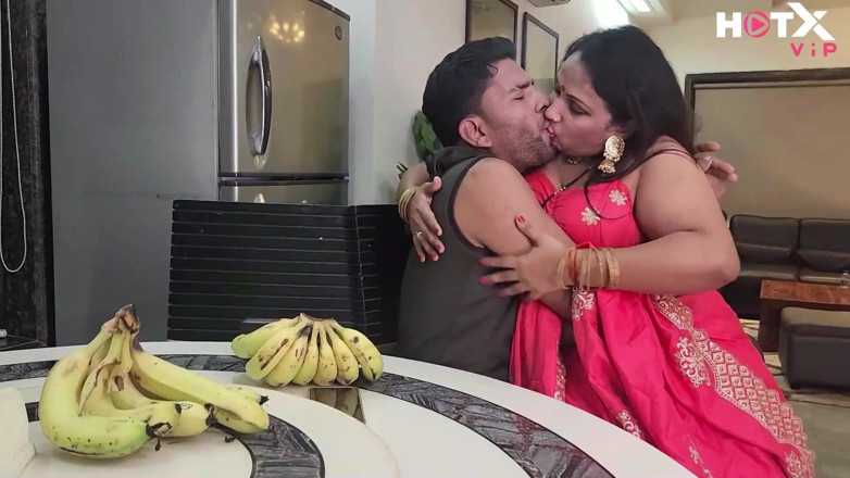 Indianxxx nude: นมยักษ์ มิลฟ์อินเดีย บีฮาบี ถอดผ้าไหมเย็ดกับเดวาร์จี