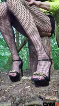 The Cigarette Break of a Transvestite School Teacher, in a Park. Cam⁴ Vanessabitchx Parischiennetrvprod⁹¹