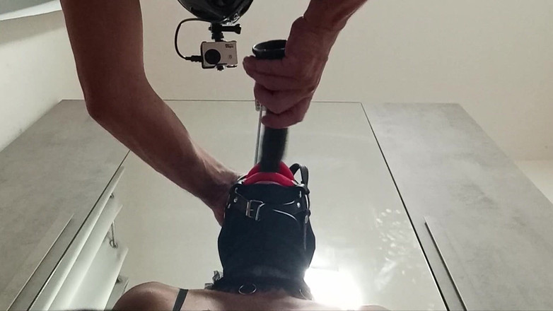 LauraOnHeels: MILF Mun Knullad Med Liter Sperma Och Saliv