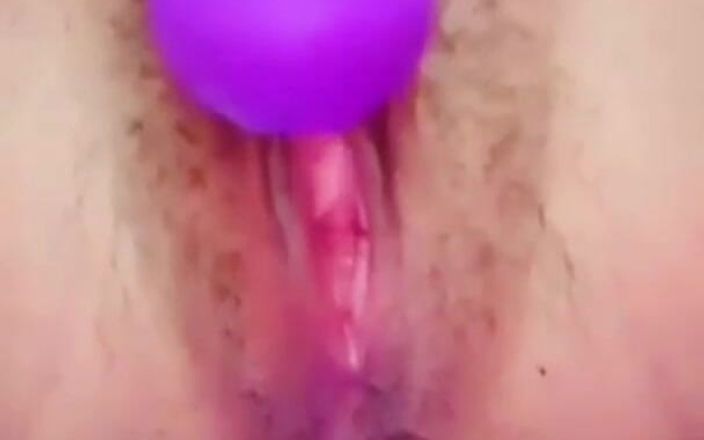 Fucking lady: Horny Pinay Squirts with the Very Taste of Vibrating