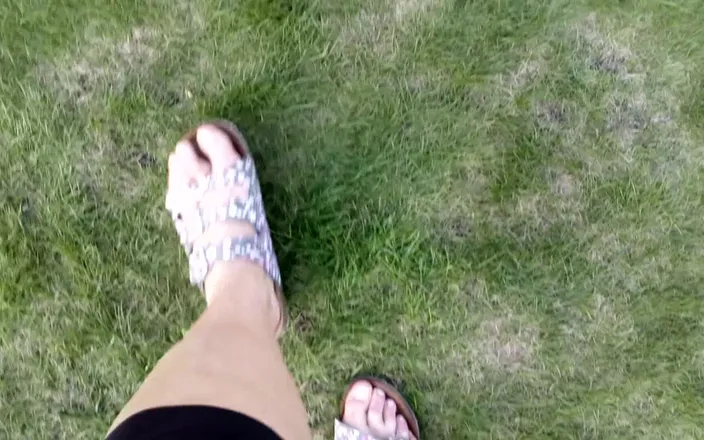 Hot-Pussy66: Barefoot in Slippers 1