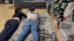 Your fantasy studio: 2 přátelé, puzzle a 2 zadkové trhliny