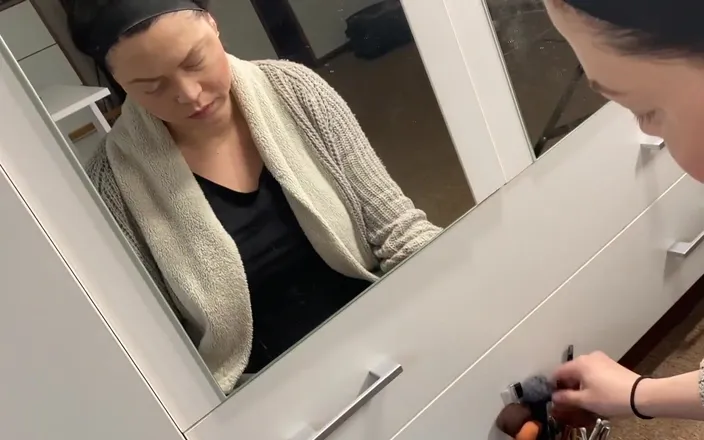 Shione Cooper: Make up for new shooting in my room