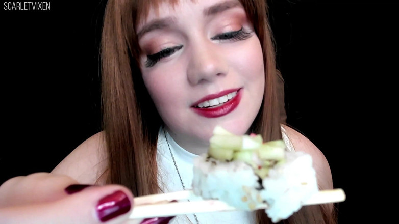 Scarlet Vixen: Gigante sushi no almoço