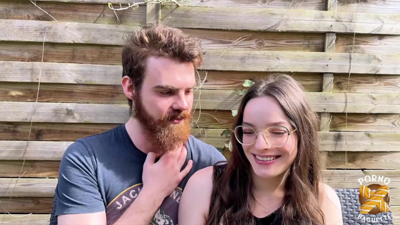 Porno Baguette: Katerina, la mora bollente, ama il quartetto
