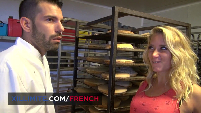 French girls at work: Sexy padeira quer fazer sexo com seu cliente