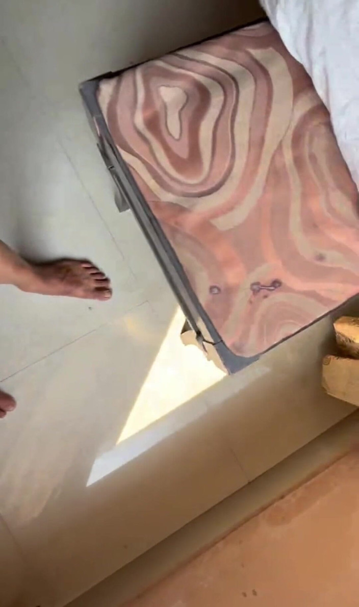 PJackson: Fată studentă foarte sexy care face sex în camera de hotel în...