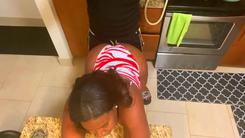 Dirty Diana Fetishes: Diana dando un increíble trabajo de culo a su tipo