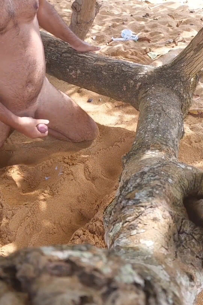 Ladysilvas: Ladysilva khỏa thân trên bãi biển rám nắng với dấu...