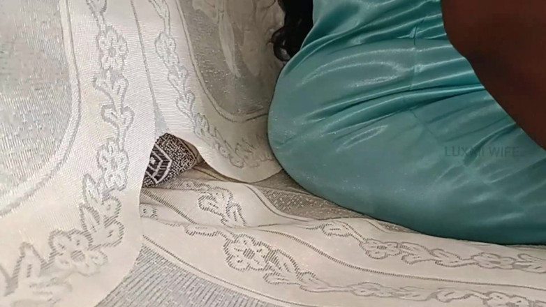 Luxmi Wife: ติดอยู่ใต้โซฟาเมื่อพี่เขยมา