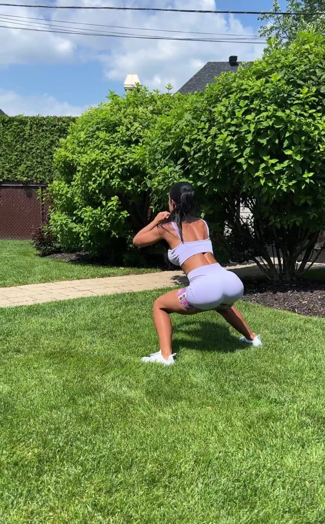 Would U Eat My Ass After a Sweaty Workout? (Miss Lexa) Would U Eat My Ass After a Sweaty Workout? (Miss Lexa)