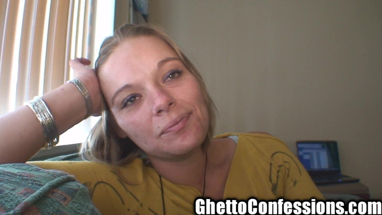 Ghetto Confessions: Szczęśliwa Loszka Ghetto Wood dziwka ładnie ssie penisa