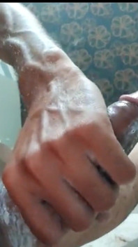 Minha bunda foi fodida, meu pau grande e gordo