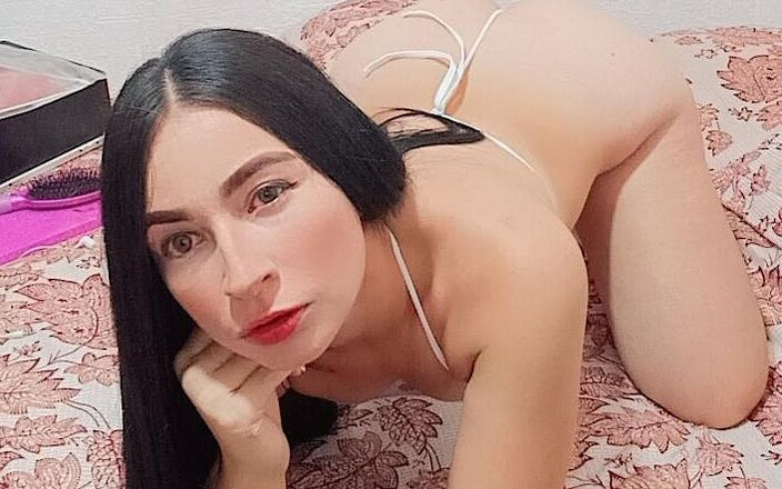 Lolitalepick: Je masturbe ma riche coquille