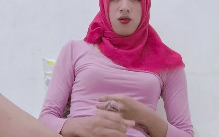 Nitha_Tiara: Horny