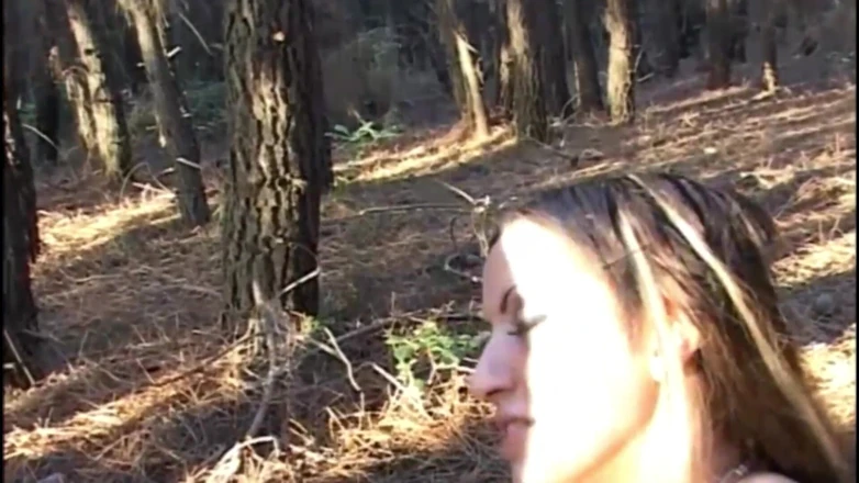 TGIRL ROOM: Pesta seks di hutan bareng 1 trans dan 2 pelacur jalang