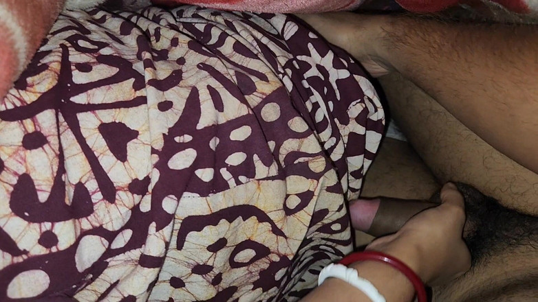 Riya Bonguus: Macecha mě v noci popadla péro, pak jsem nakonec tlačí...