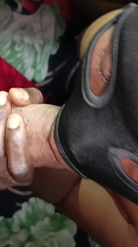 Ebony Worshipping a Preeq and Petting