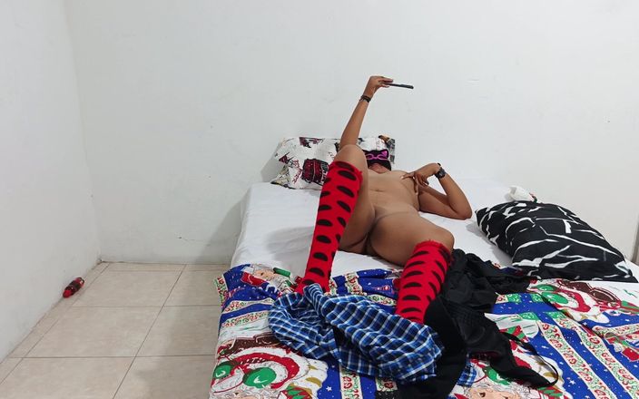 NEGRITA SEXY: Studentka robi seksowne wideo dla swojego nauczyciela i pokazuje mu...