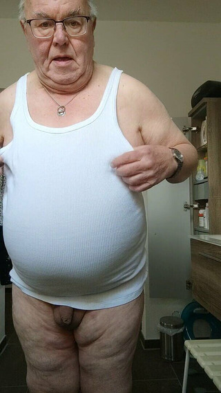 Karlchengeil: Kalhoty jsou taky v pohodě!