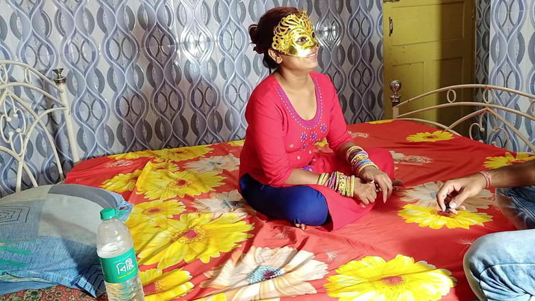 FireeCouple: 教師は結婚後、生徒を家に残した