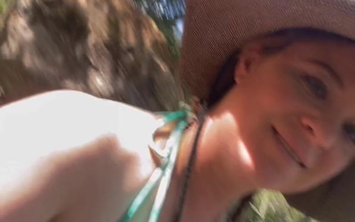 Erin Electra: Bikini stiefmoeder bij de Creek