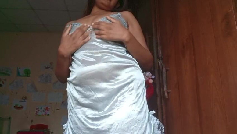 Miya White: Intensivt finger onani av klitoris och penetration 08:10 Intensiv finger onani...