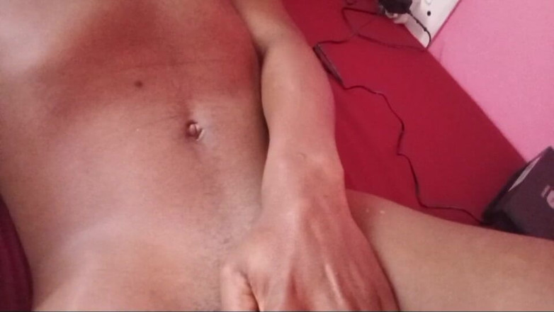 Nick Jamile: Mostrando Esta Polla Negra Curvilnada