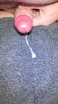 Una scopata calda e sexy in corso qui! Una figa bagnata e succosa viene scopata da un cazzo duro!