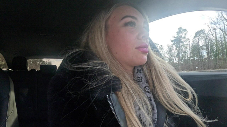 Beverly peach: Nước tiểu nóng nhất của tôi trong nhà vệ sinh...