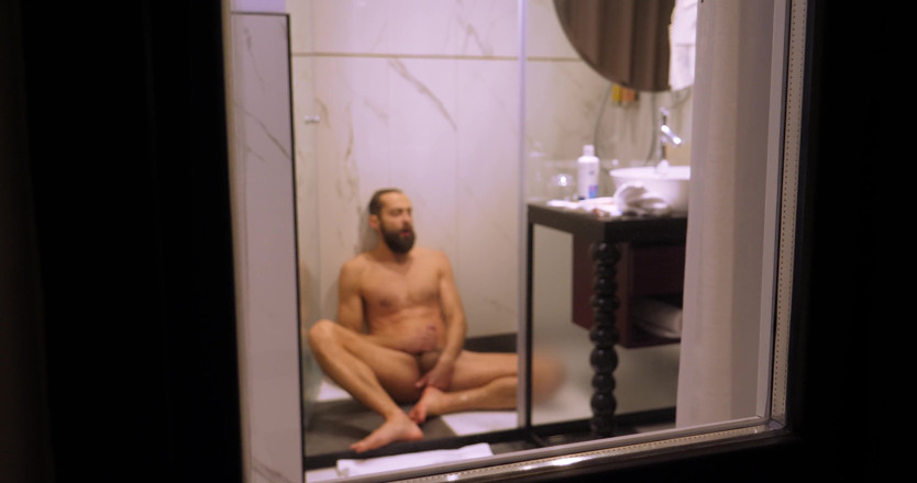 Jerking studs: Um cara no chuveiro