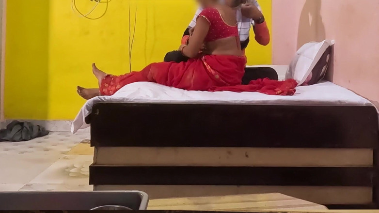 Hot Girls Indian: Het Bhabhi i en röd Sitt knullad i annan stil