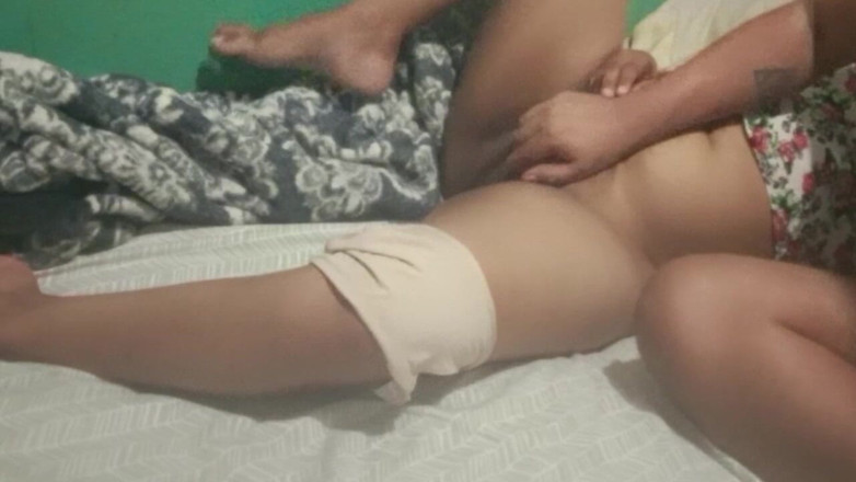 BigassMILF40: Ibu tiri tamil ngasih kejutan untukku dengan masuk ke ranjangku...
