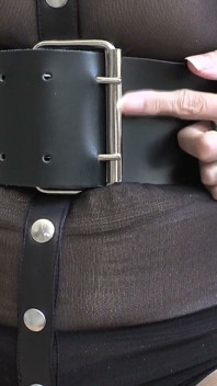 Cintos largos e apertados até o último buraco, ele não fica mais apertado do que esta parte 84