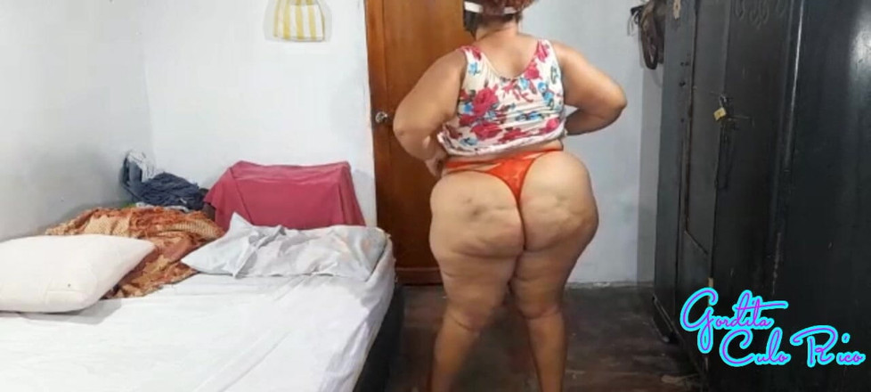 Gordita Culo Rico: Culona Laura esposa se masturba en silencio hasta el orgasmo...