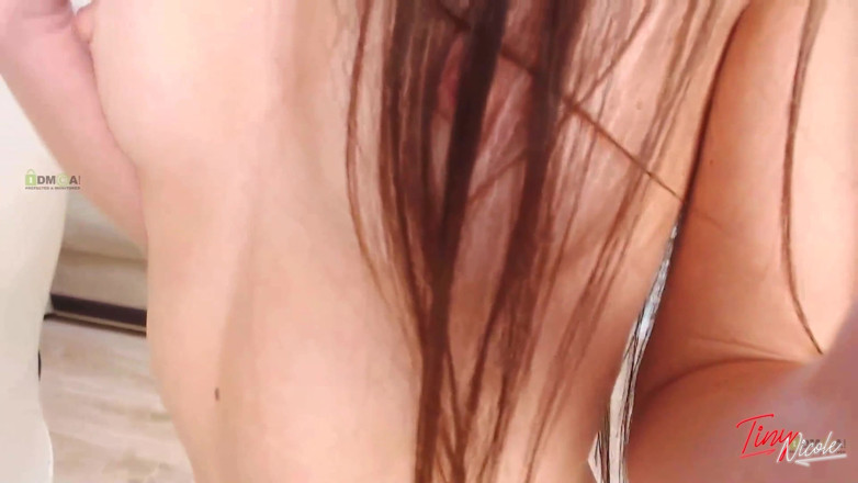 Nicole Moon: Model kamerze na Bongacams. Seksowna nastolatka