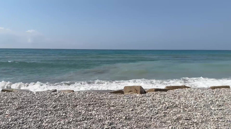 Complete videos of Sofia Sweetsecrett: Sexo Intenso Na Praia Com Um Colombiano