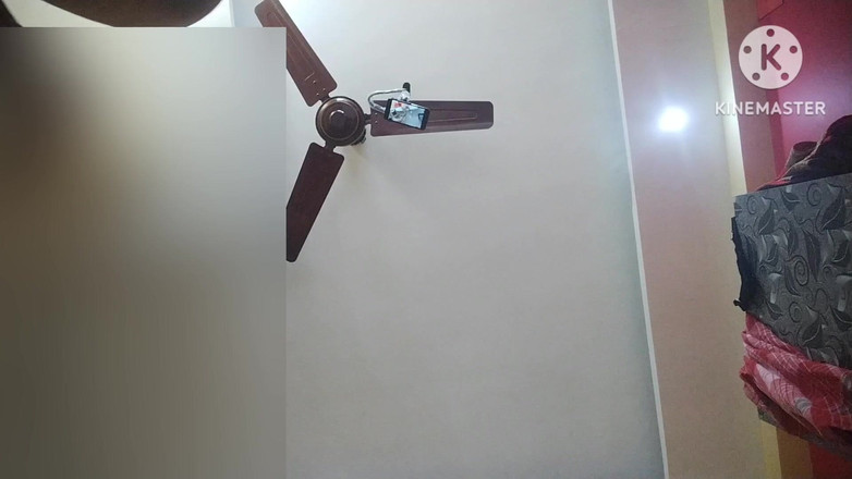 T. Sonai: Novia local hardcore en el baño