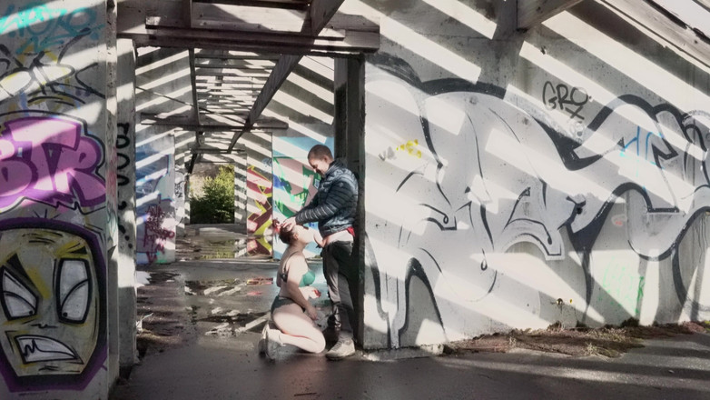 Petitpiment: Aku mengisap pacar urbex saya!